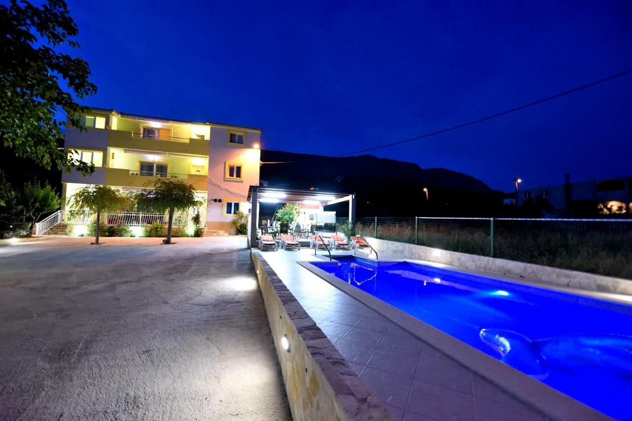 Apartment Over The Skyline Podstrana