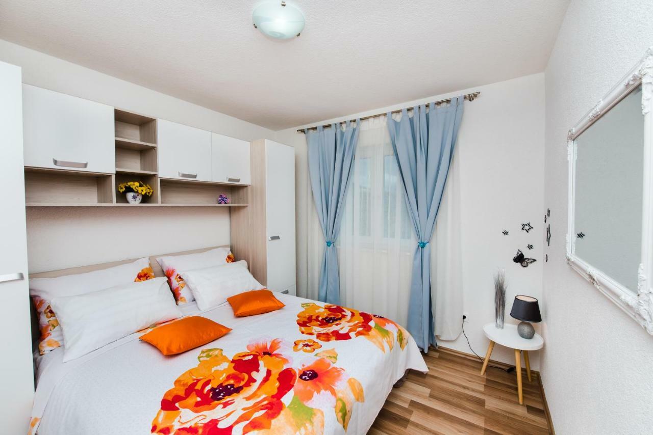Apartment Over The Skyline *